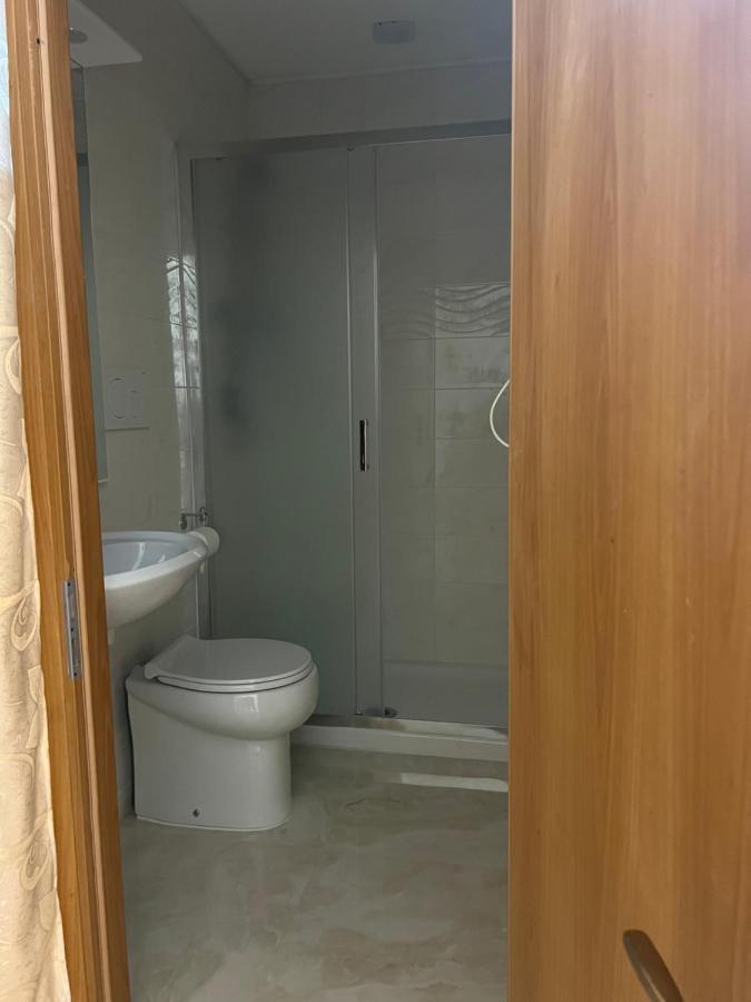 Monlight Guest House Рим Екстериор снимка
